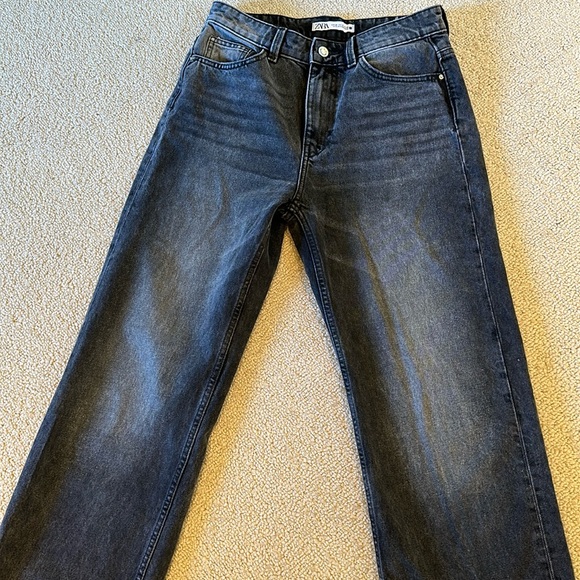 Zara High-Waisted Full Length Z1975 Straight Leg Jeans in Washed Black - Picture 3 of 5